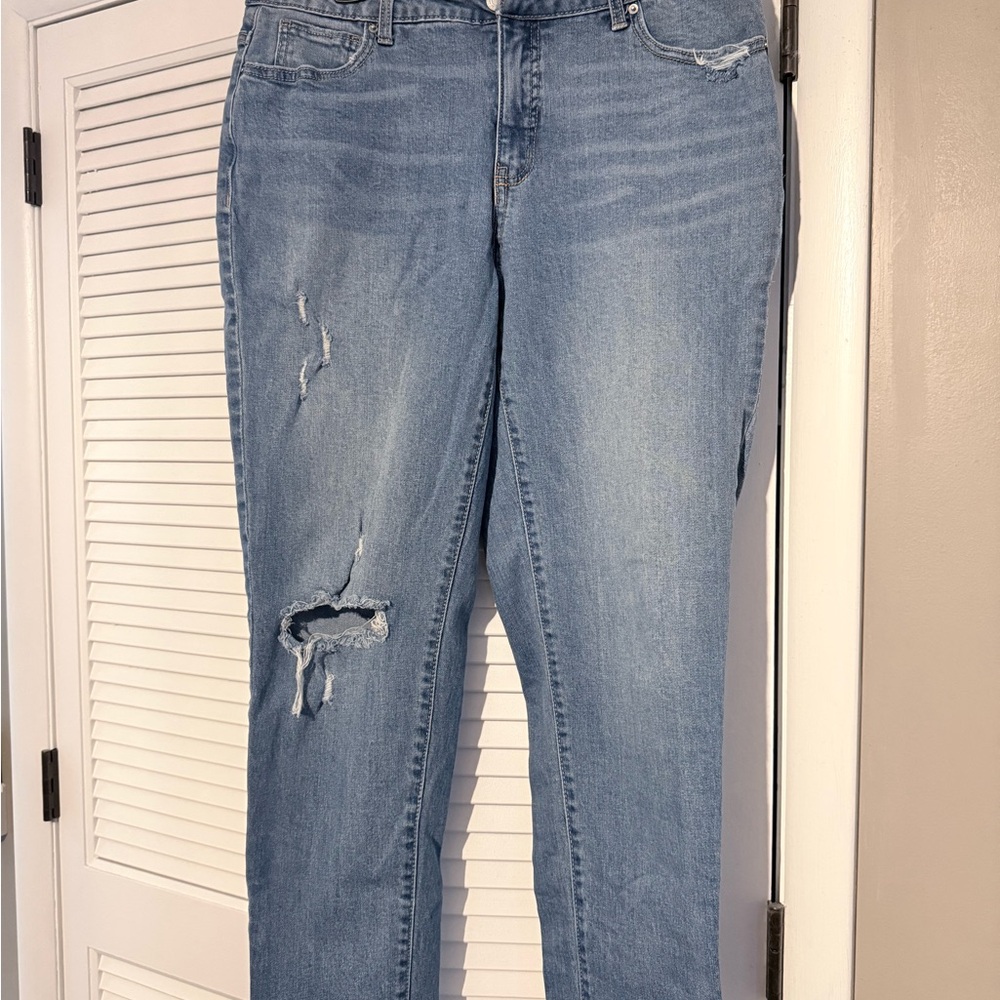 Time and Tru Light Blue Distressed Ankle Jeans